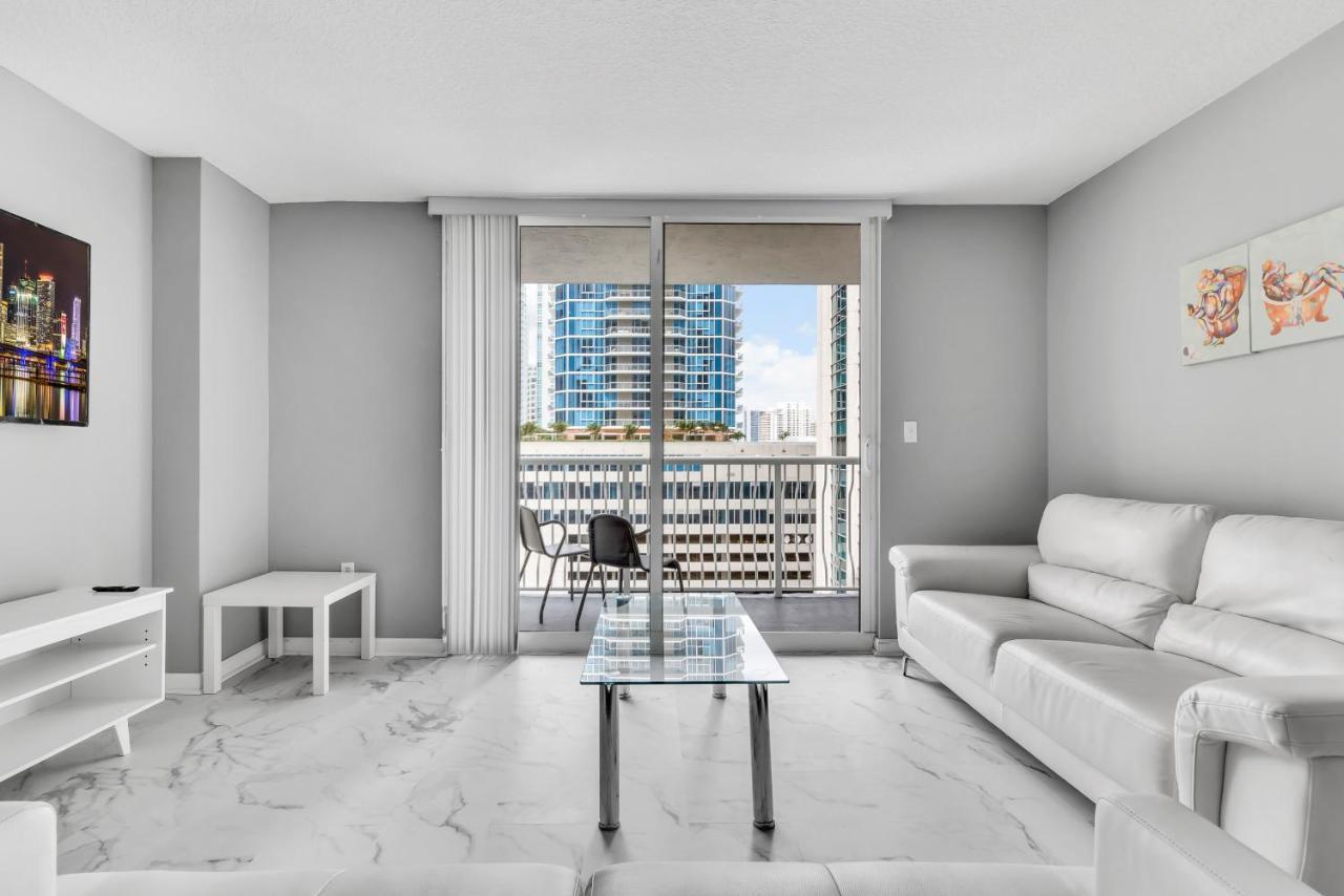 ميامي The Club At Brickell Bay Luxury Suites المظهر الخارجي الصورة