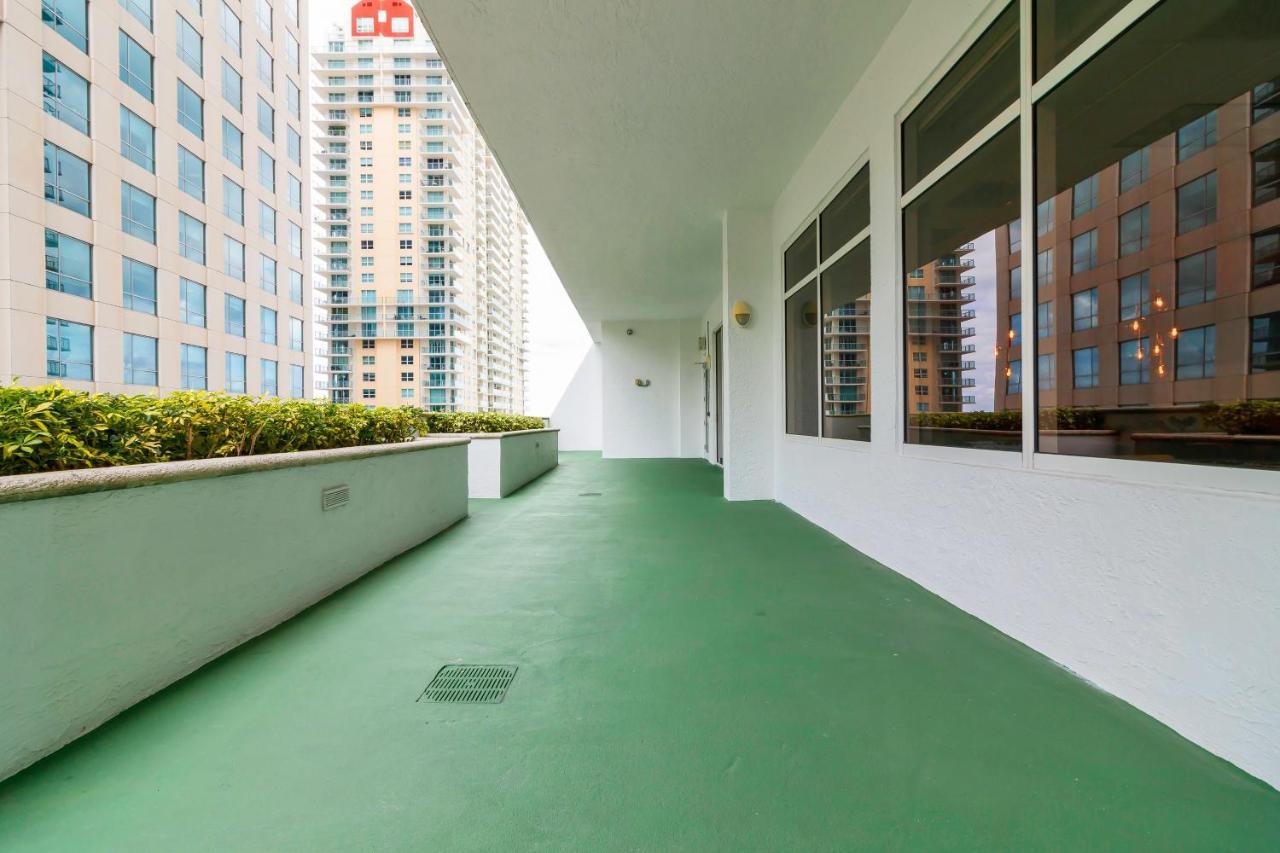 ميامي The Club At Brickell Bay Luxury Suites المظهر الخارجي الصورة