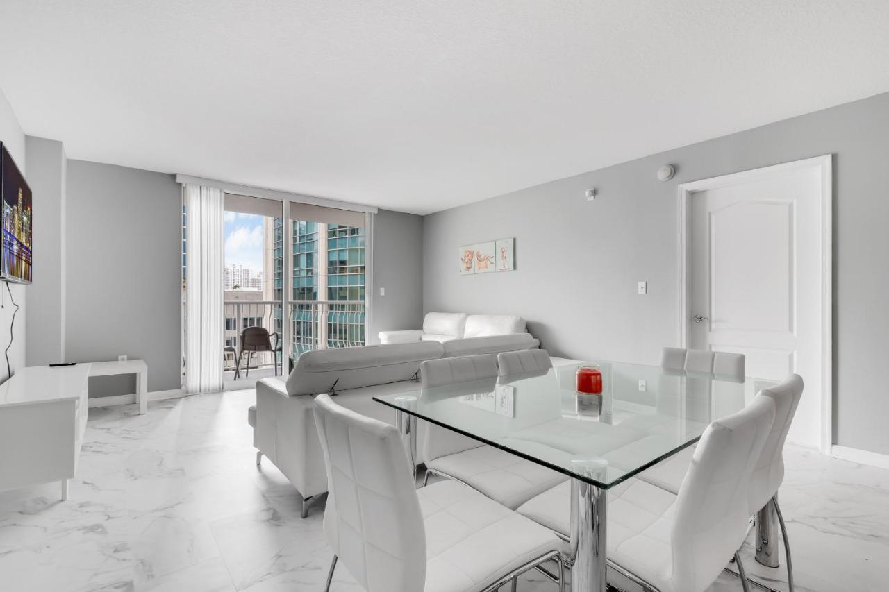 ميامي The Club At Brickell Bay Luxury Suites المظهر الخارجي الصورة